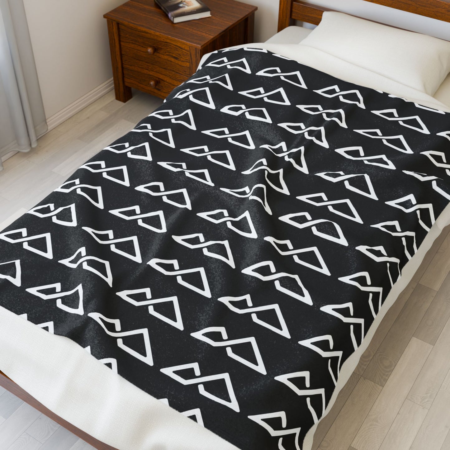 Black - FREC Logo Pattern Blanket, Velveteen Plush Throw, Soft Decorative Blanket
