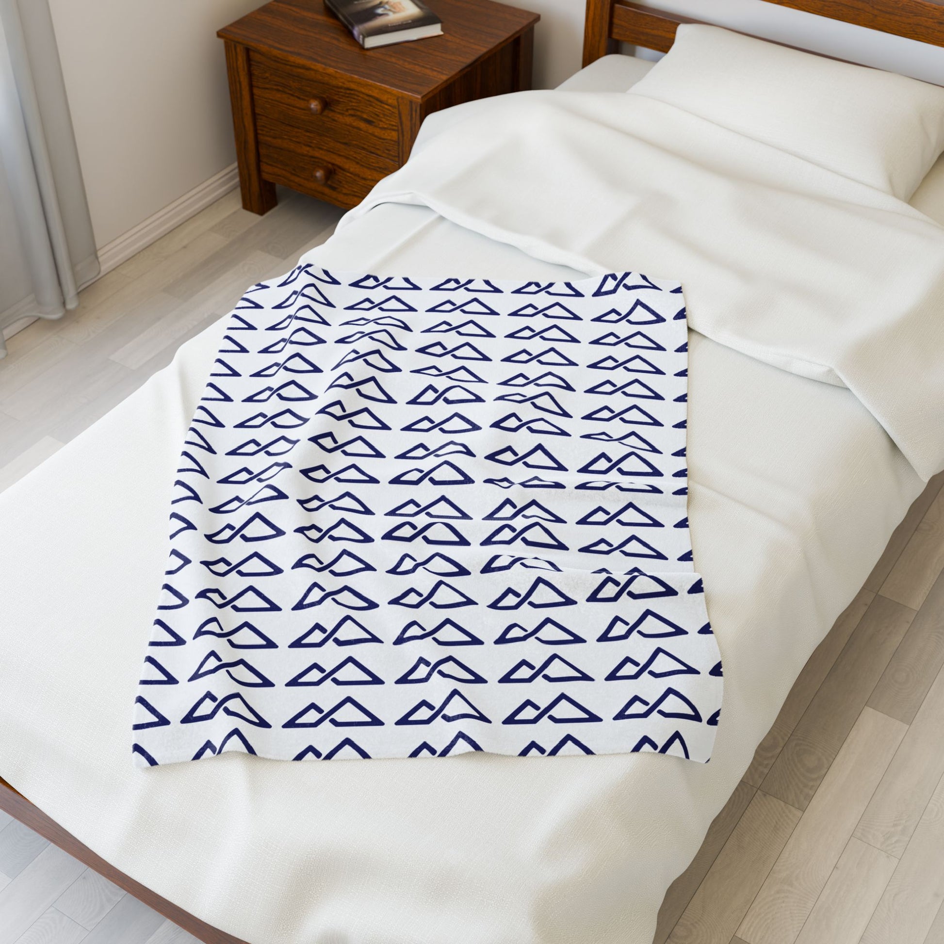 White - FREC Logo Pattern Blanket, Velveteen Plush Throw, Soft Decorative Blanket