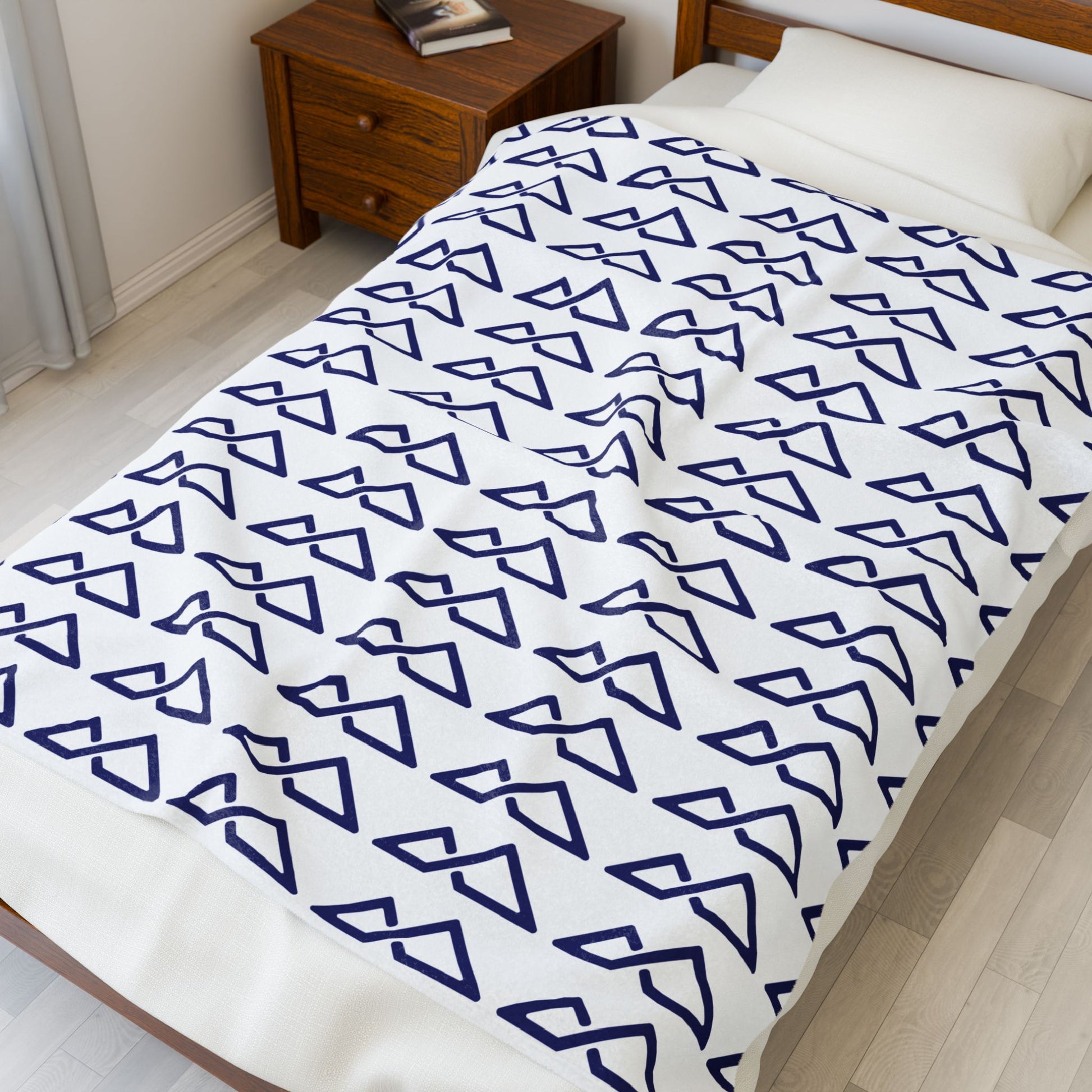 White - FREC Logo Pattern Blanket, Velveteen Plush Throw, Soft Decorative Blanket