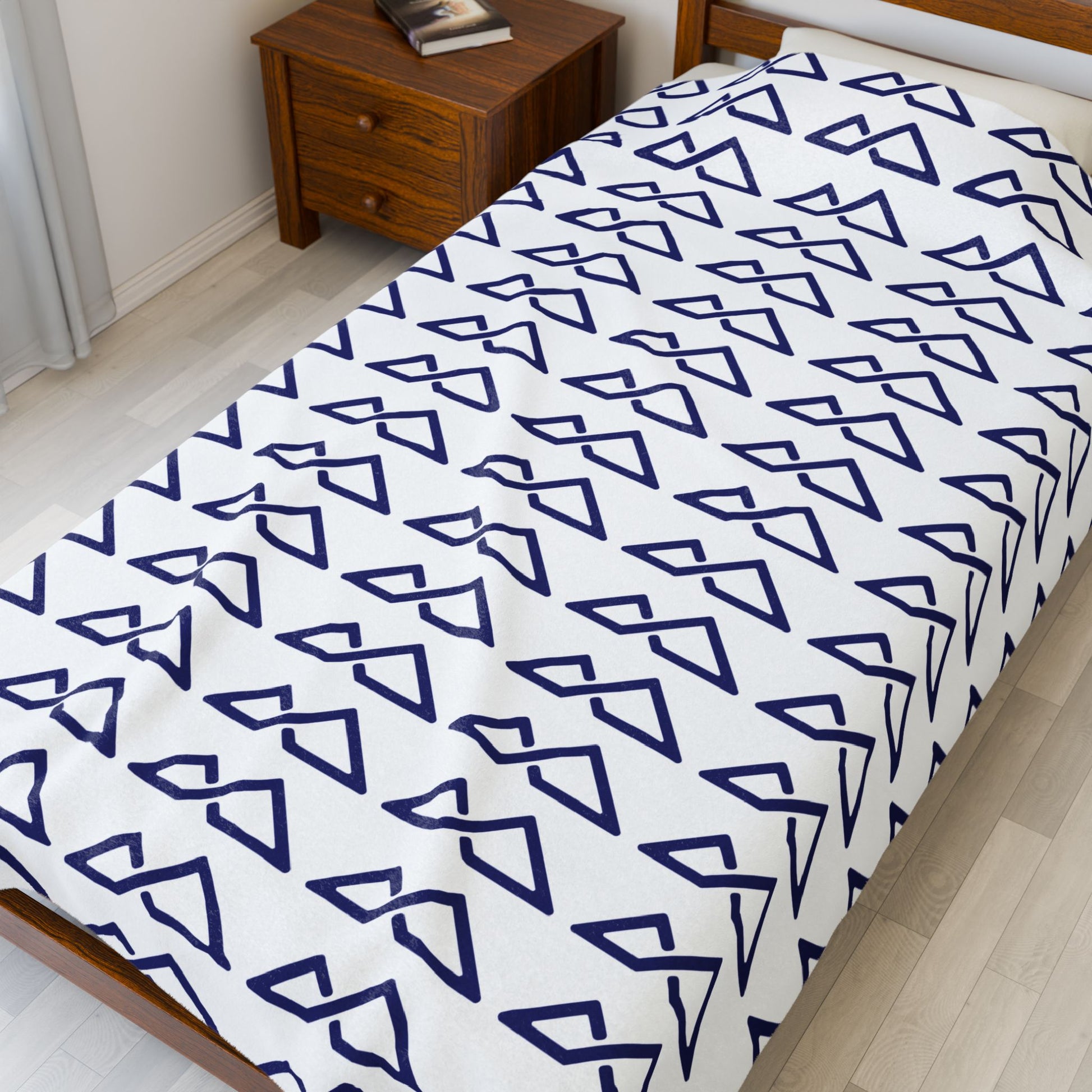 White - FREC Logo Pattern Blanket, Velveteen Plush Throw, Soft Decorative Blanket